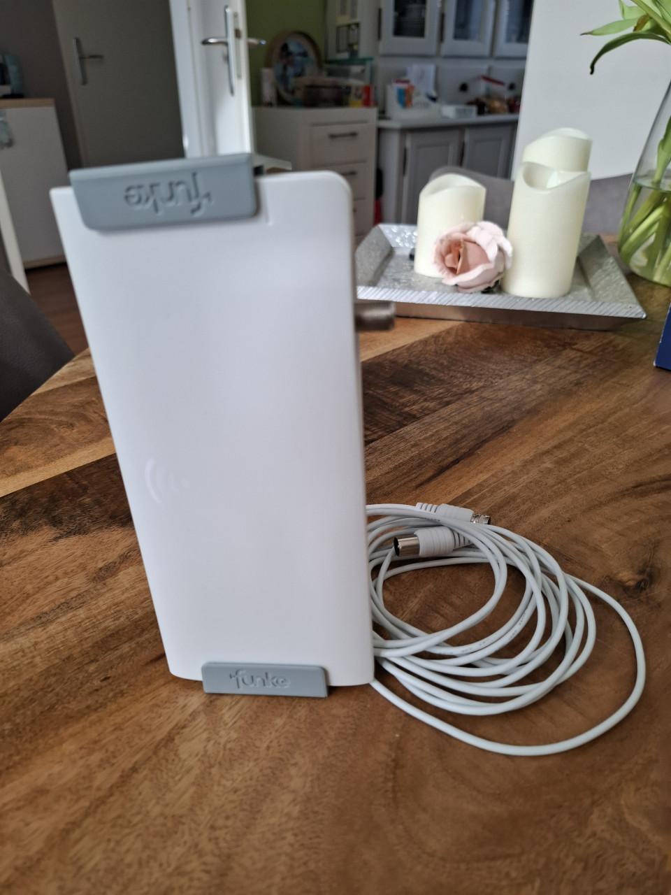 TV kijken in camper, caravan of boot zonder schotel of internet.