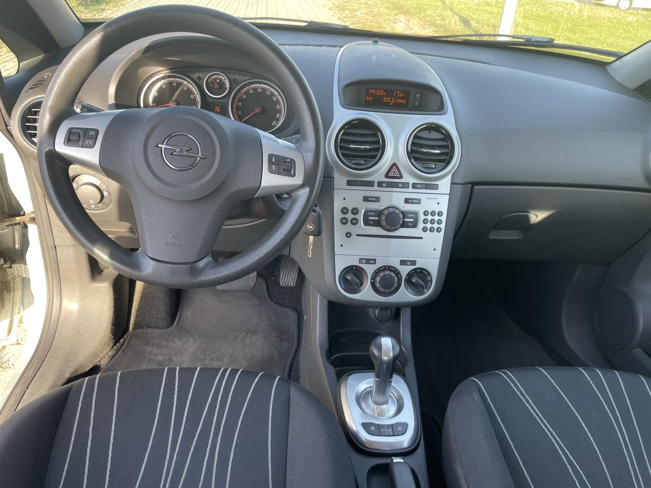 Opel corsa 1.2 16v edition automaat 87000km