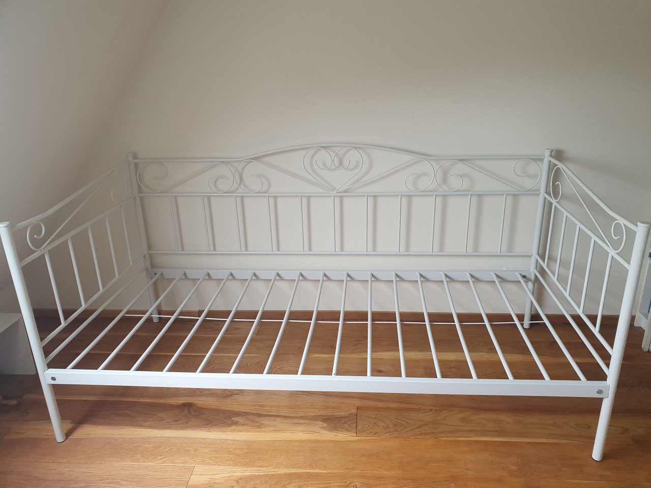 Stalen meisjes bed hartjes