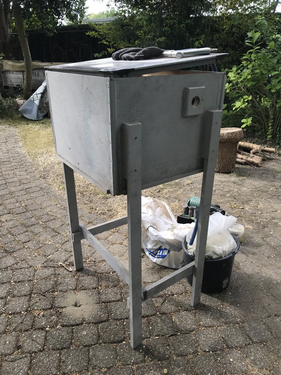 Straalcabine met pistool, handschoenen en grid