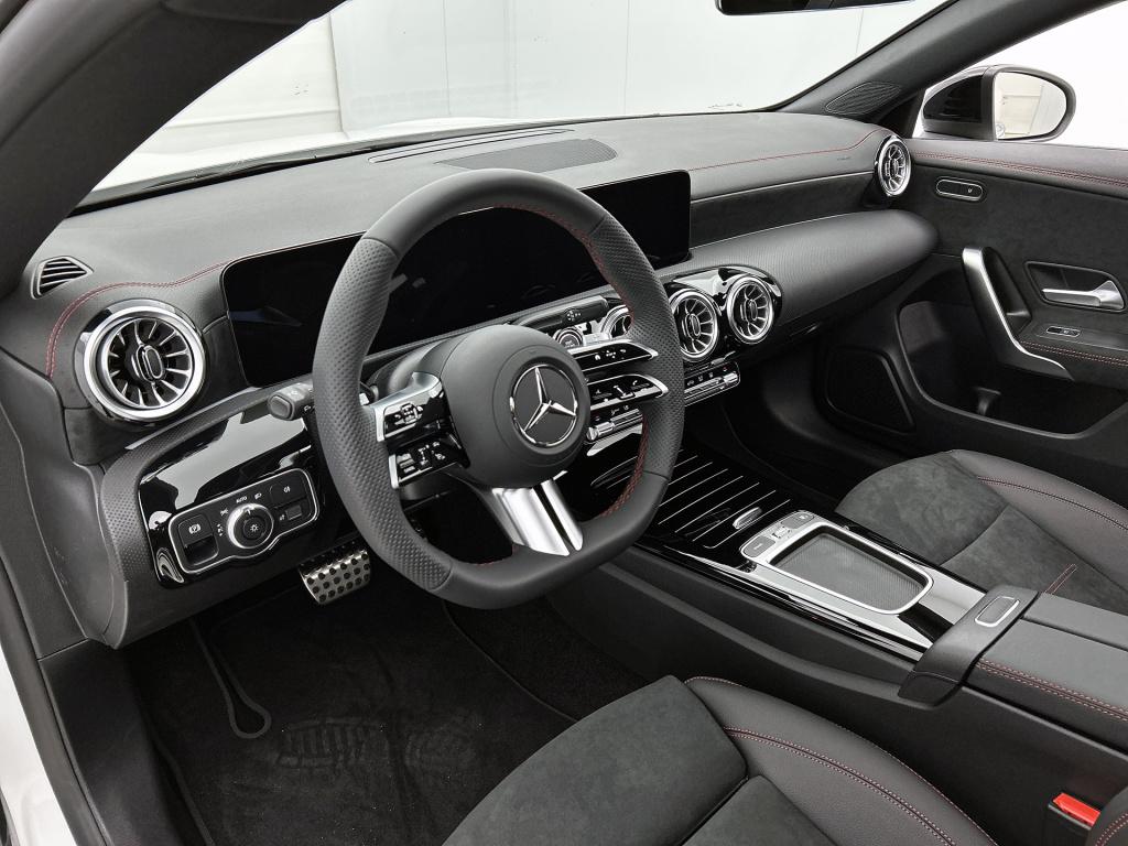 Mercedes-Benz Cla shooting brake 250 e business solution amg | nightpakket 