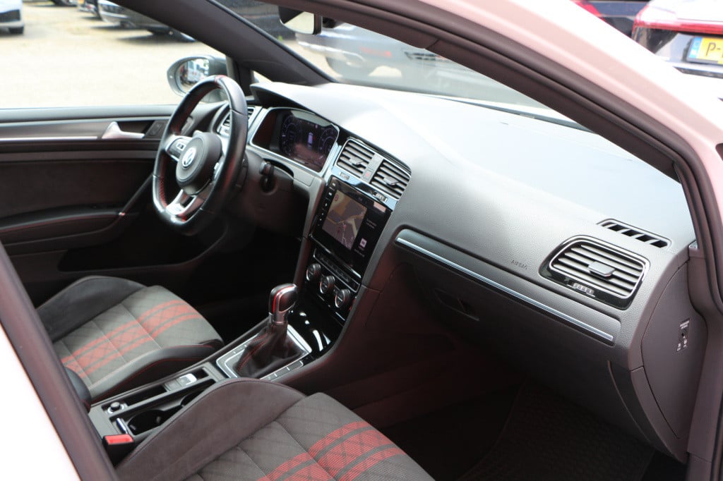 Volkswagen Golf 2.0 tsi gti tcr akrapovic | pano | discover pro