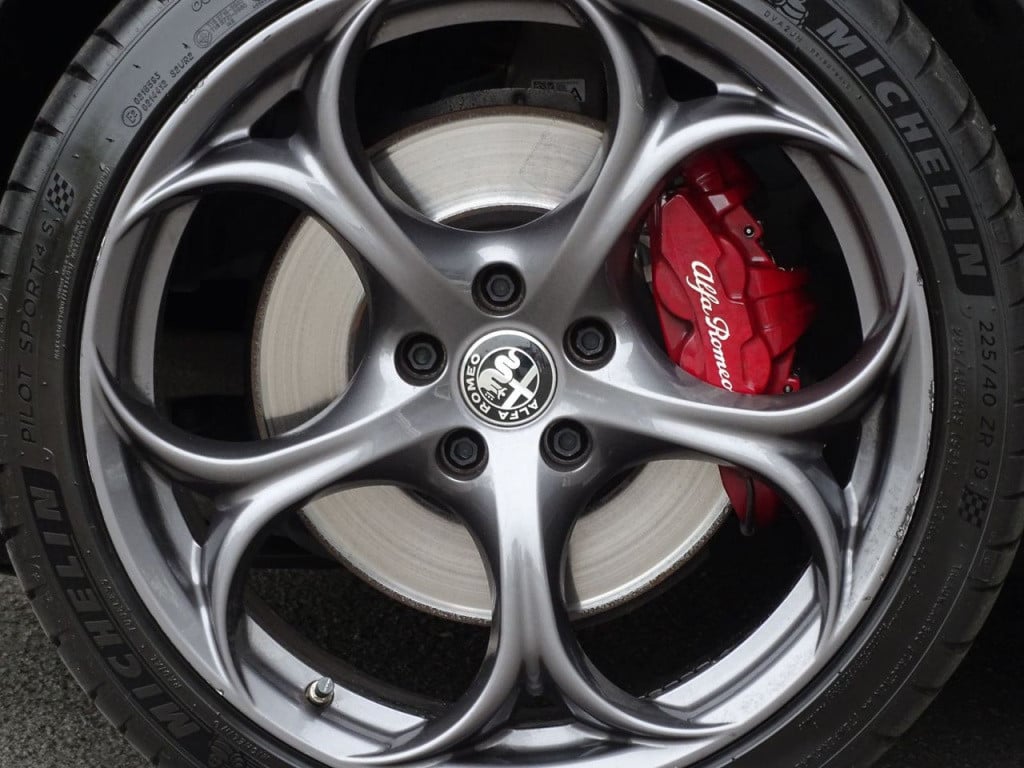 Alfa Romeo Giulia 2.0t b-tech stoel-&stuurwielverwarming | android auto | 1