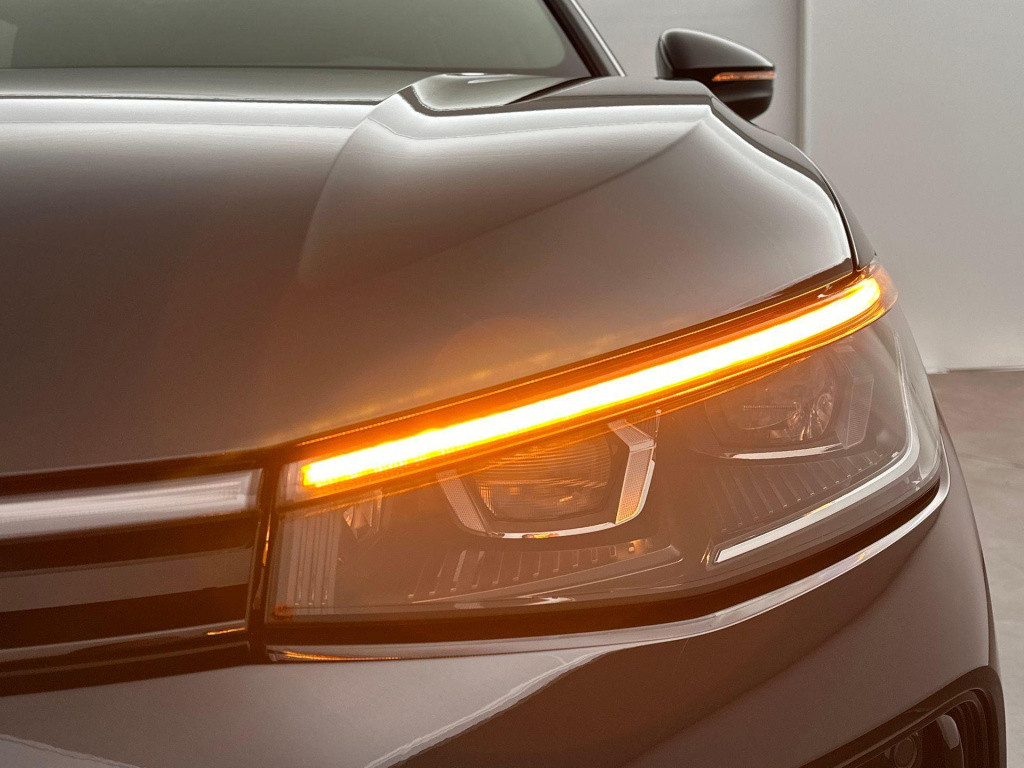 Volkswagen Passat variant r-line-edition 1.5 ehybrid 200 kw / 272 pk varian