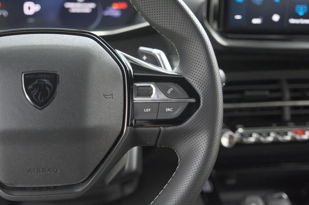 Peugeot 208 hybrid 136 e-dcs6 gt | camera | navigatie | parkeersensoren