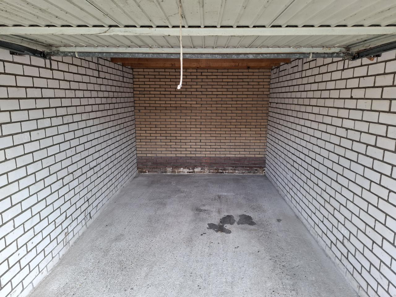 Te huur: Nette garage Robertstraat Axel