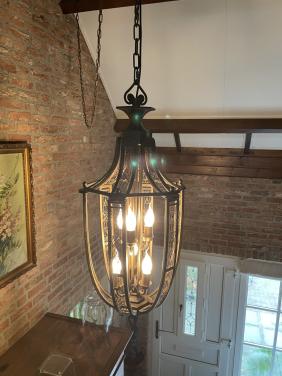 Mooie hanglamp voor in een kasteel of landhuis