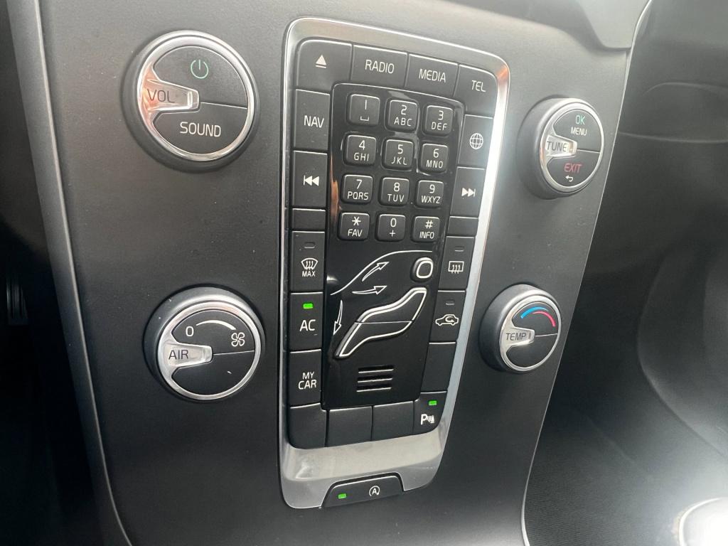 Volvo V40 2.0 t2 momentum, navi, afn. trekhaak enz...