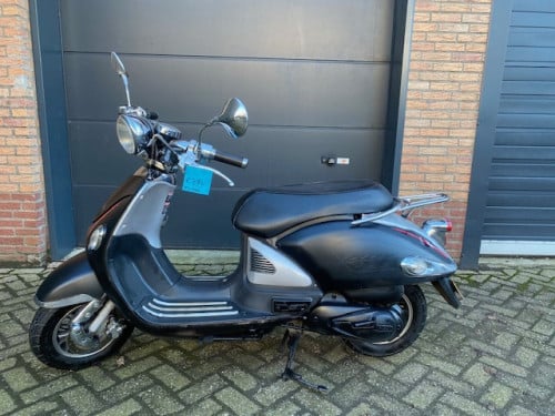 Btc legend luxe retro scooter alles werkt mat zwart nu 499 euro