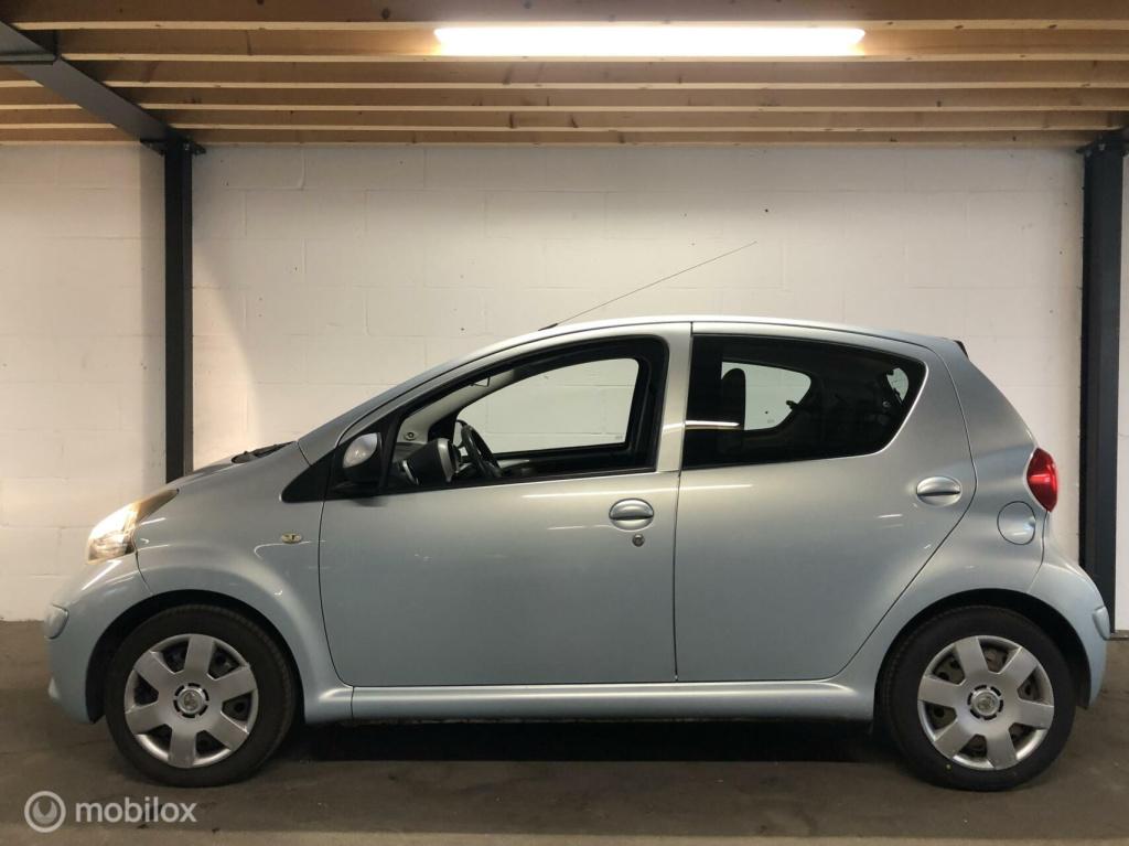 Toyota Aygo 1.0-12v +