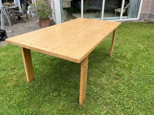 Massief houten lundia tafel