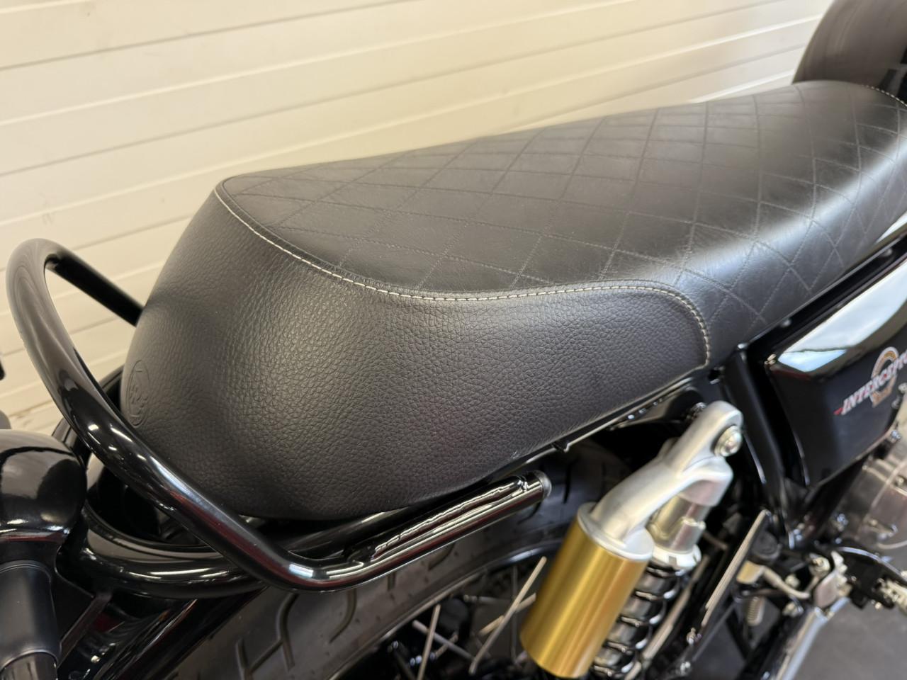 Jonge en nette Royal Enfield Interceptor 650 slechts 2300km!