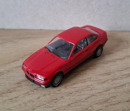 Herpa BMW 325i  1:87 in Doosje