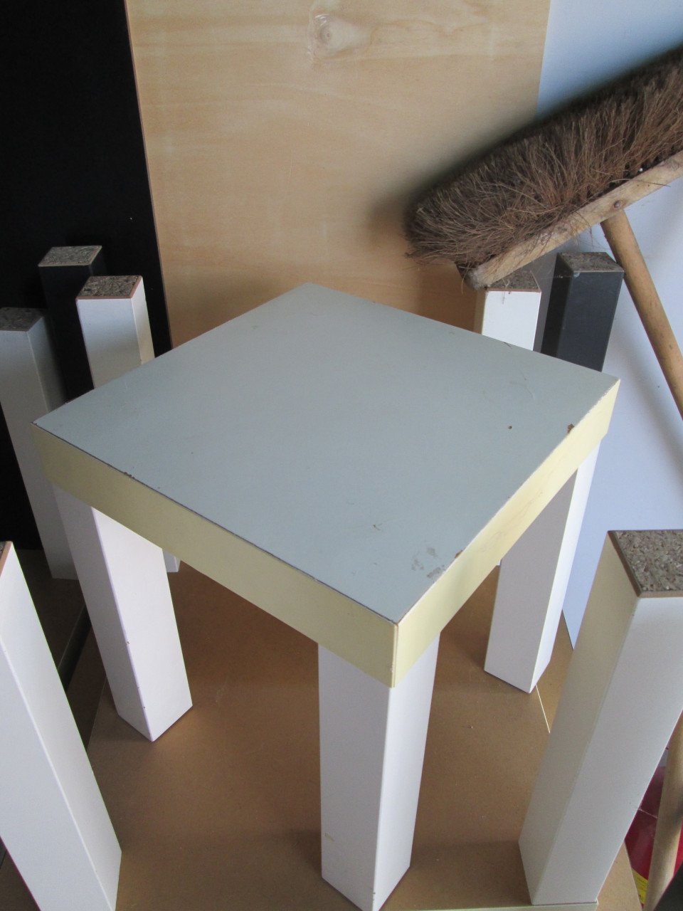 Diverse IKEA tafeltjes
