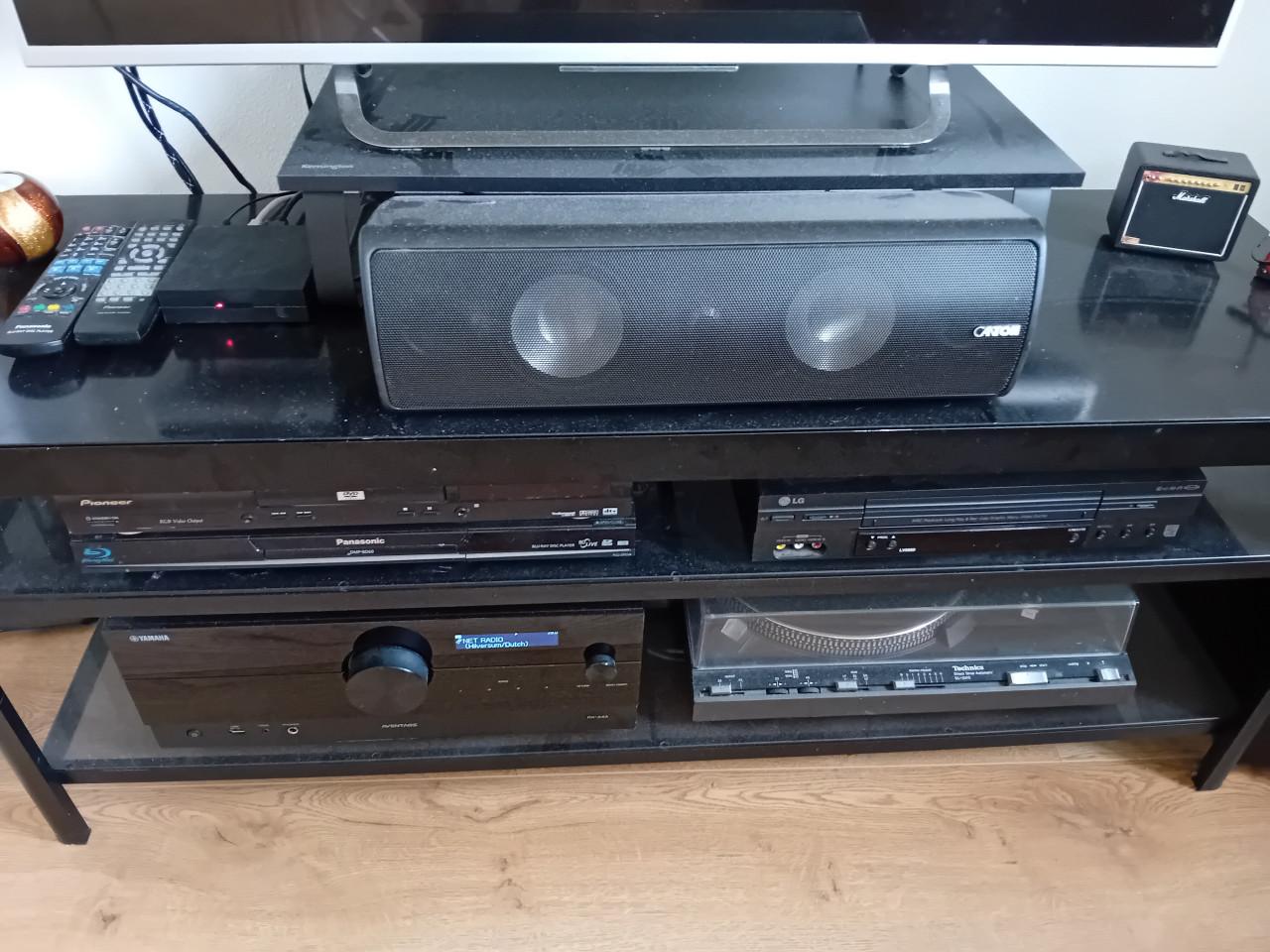 Te koop: speakers en randapparatuur surround