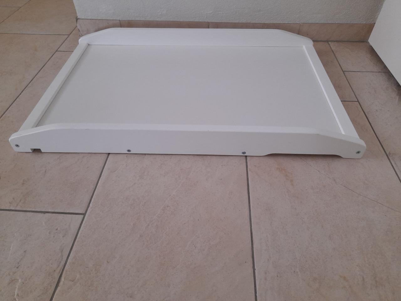 Legplank voor luiertafel (in goede nette staat )