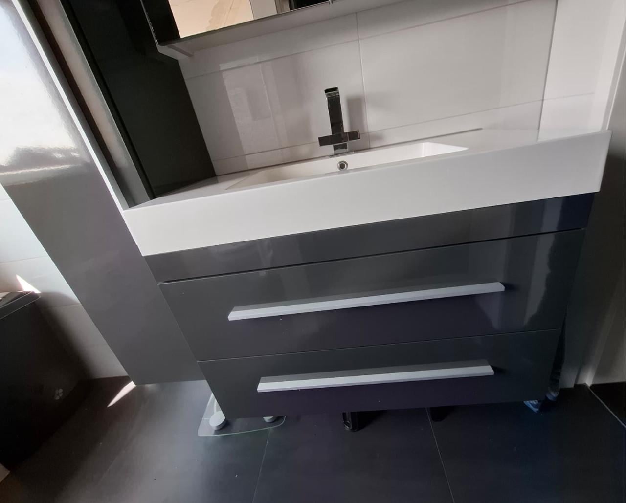 Badmeubel met kast gratis