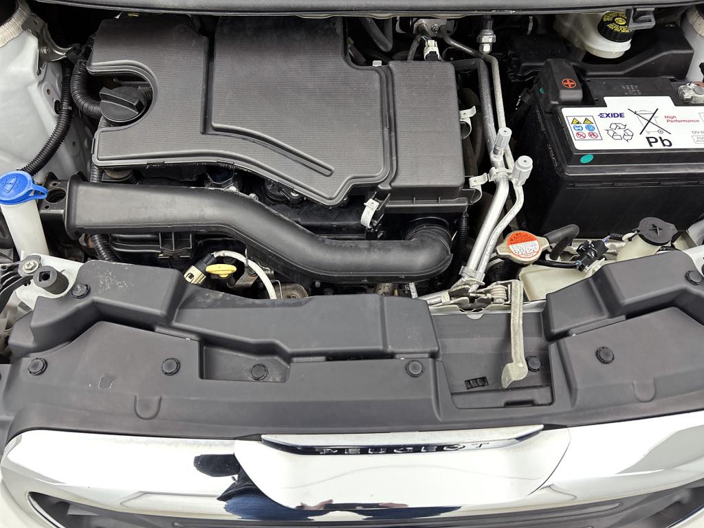 Peugeot 108 72 pk active top! cabrio | rijklaar | lederen bekleding | airco
