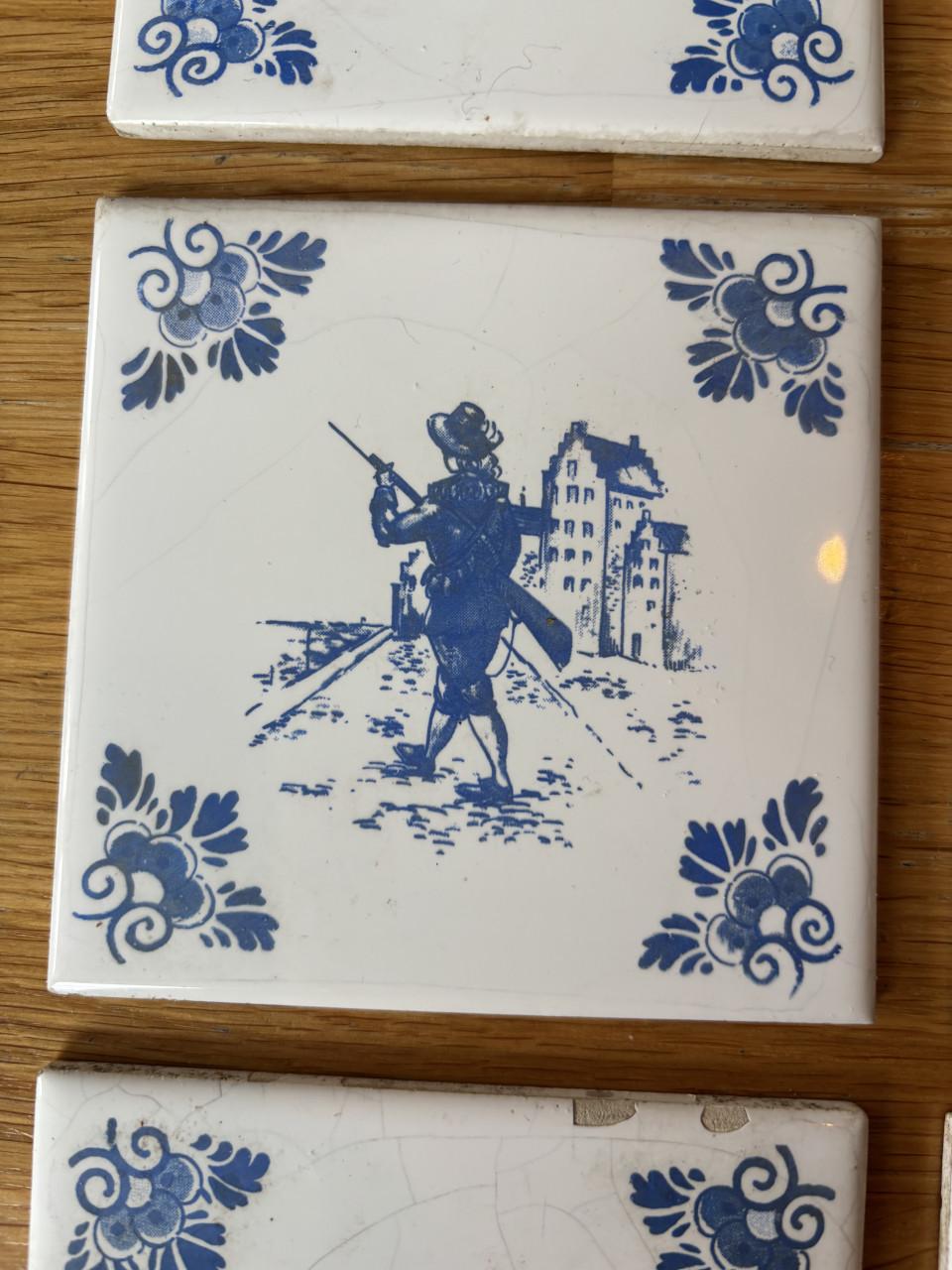 Unieke Set van 8 Villeroy & Boch Mettlach Tegels - "Saar" Periode (1947-195