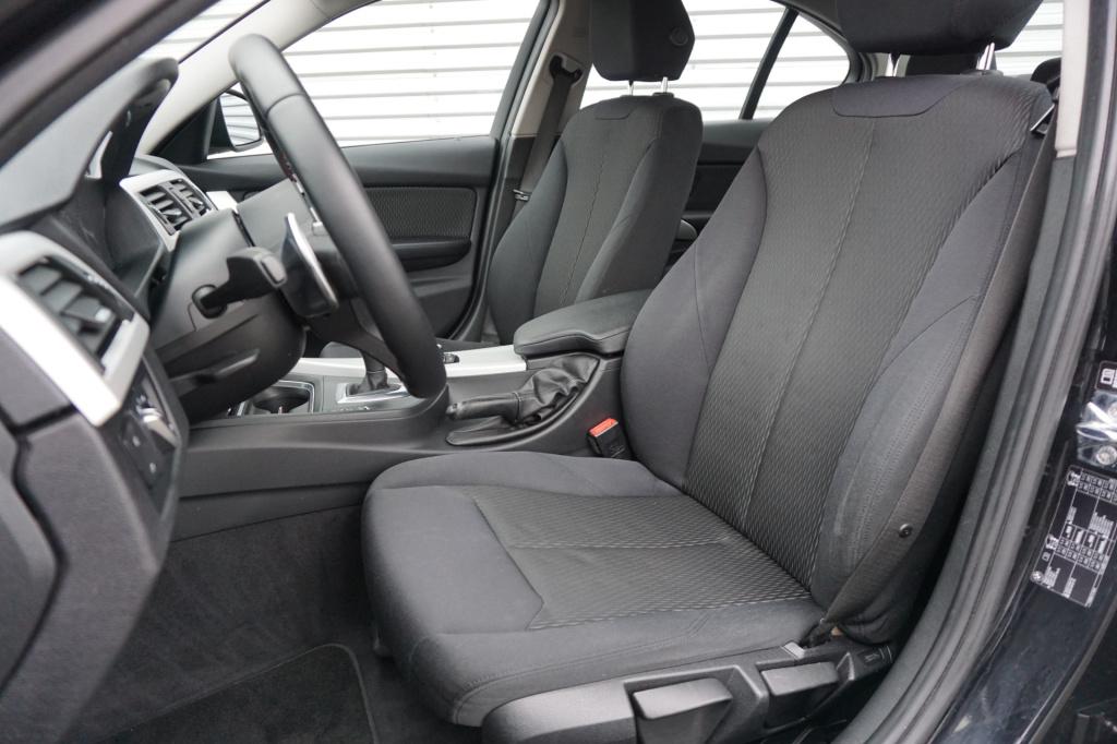 BMW 3-serie 320i automaat - airco / cruise / elektr. ramen / nap