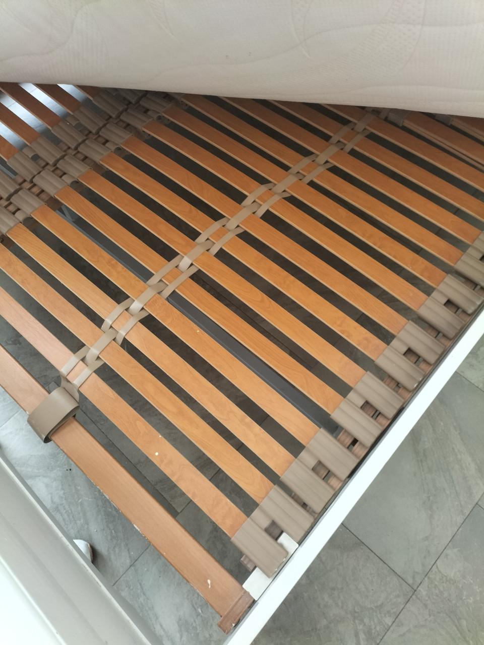 Bed 180 x 200