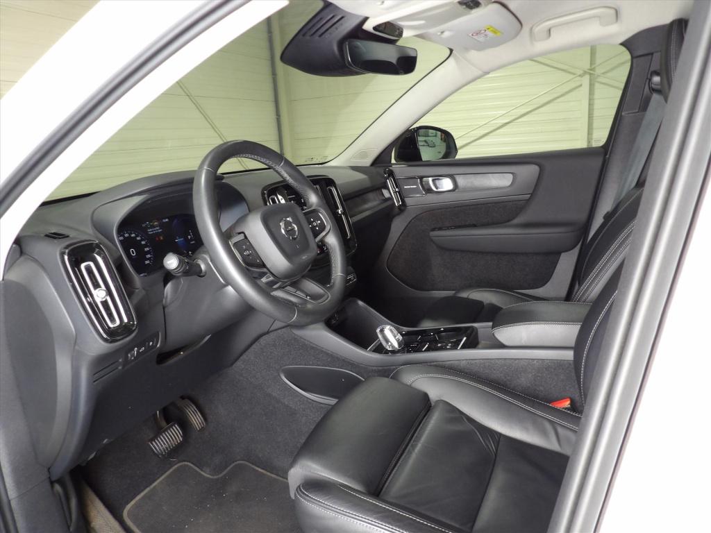 Volvo XC40 t5 plug-in hybrid 262pk aut plus dark