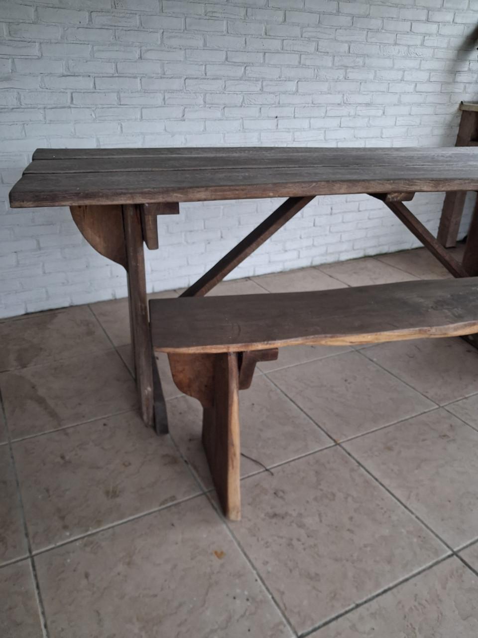 Eettafel met bank