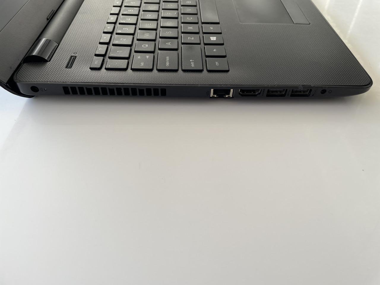 HP 15 inch laptop - SSD Windows 11 16GB geheugen en Office Muis