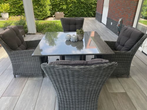 Tuinset Granieten tafel + 4 eetstoelen