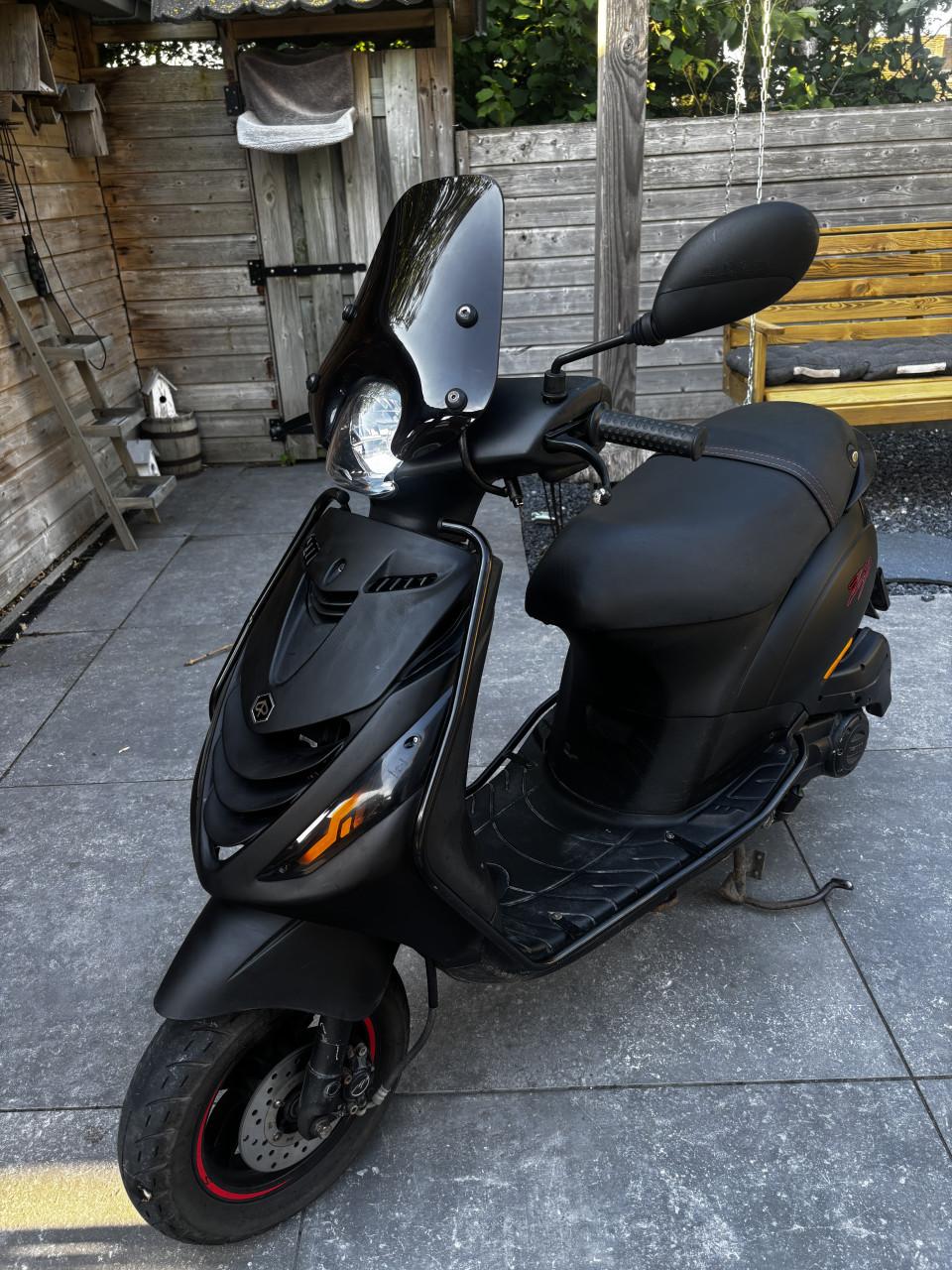 Piaggo Zip 2022