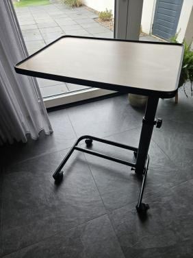Verstelbaar bedtafeltje