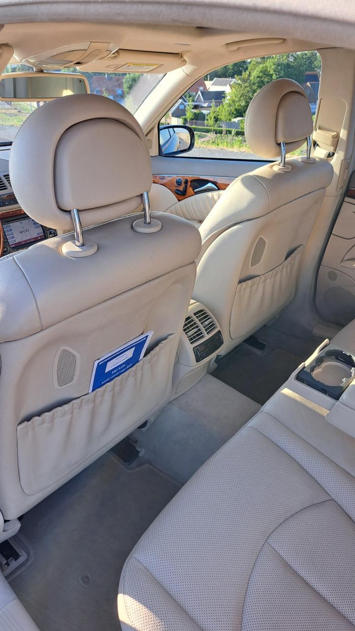 Mercedes E500 Diep Zwart 2004 287.200 km € 5.500