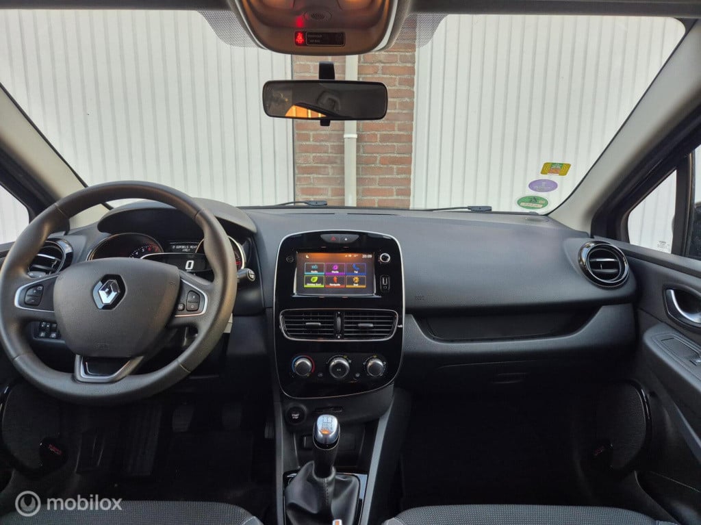 Renault Clio 0.9 tce zen / 1e eigenaar / dealeronderhouden / trekhaak / air