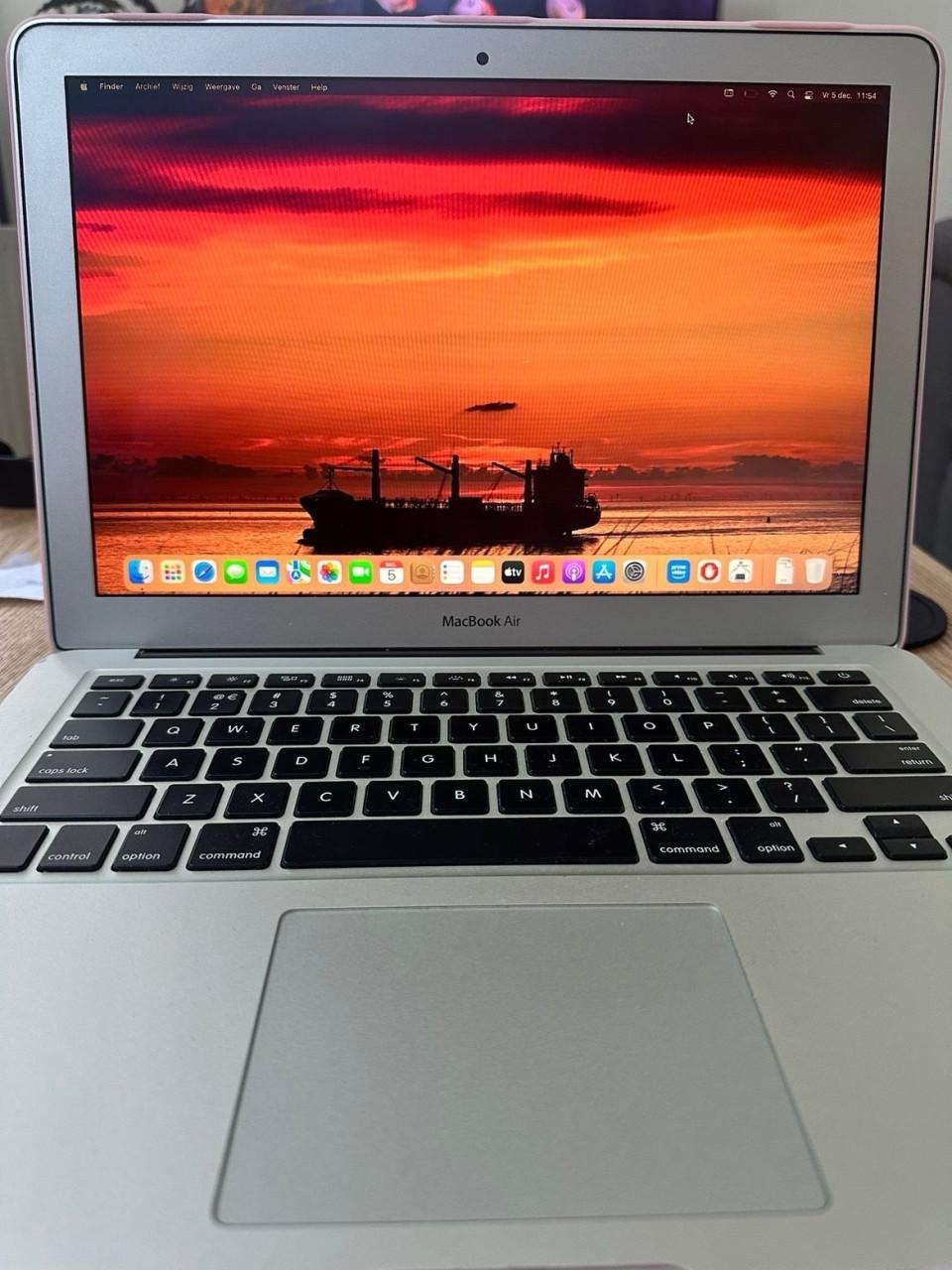 Macbook air (2017) “13