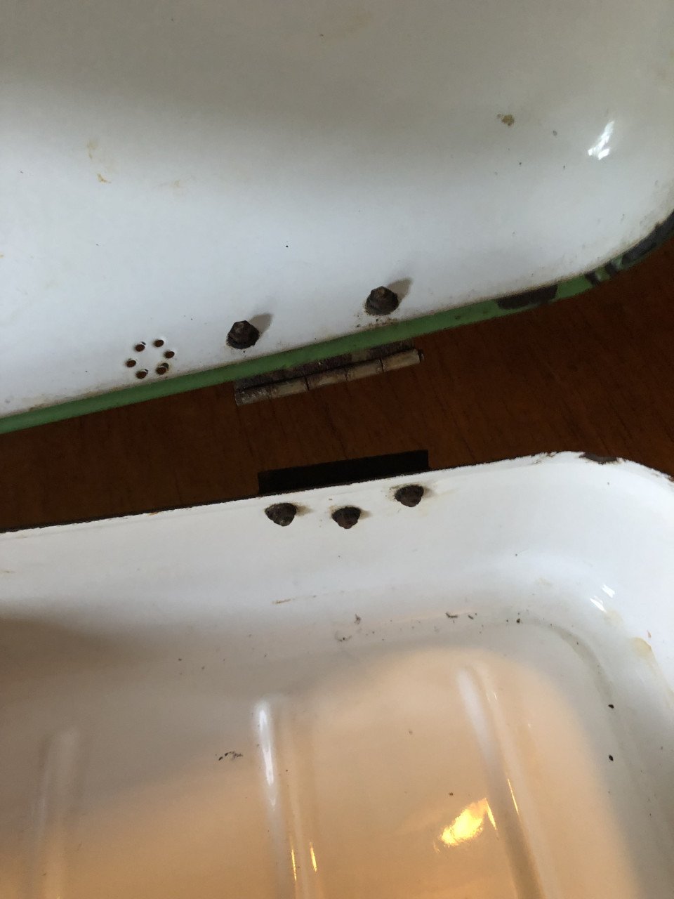 2 x emaille broodtrommels