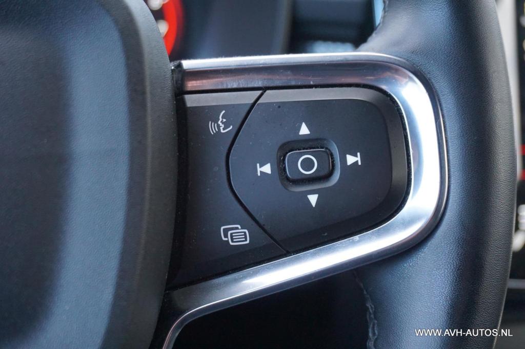 Volvo XC40 1.5 t2 r-design