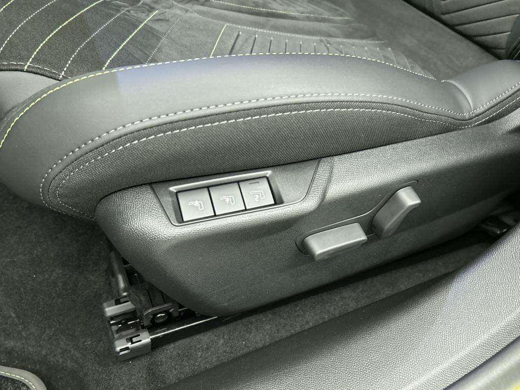 Peugeot 208 hybrid 145 pk automaat gt | rijklaar | alcantara | 360 camera |