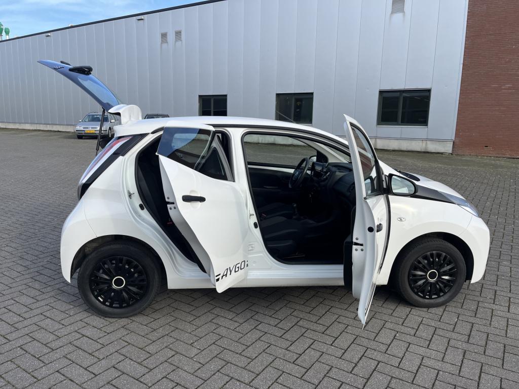 Toyota Aygo 1.0 vvt-i x-now