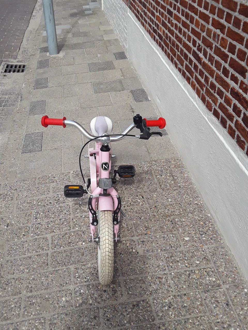 Te koop een mooi meisjes fietsje