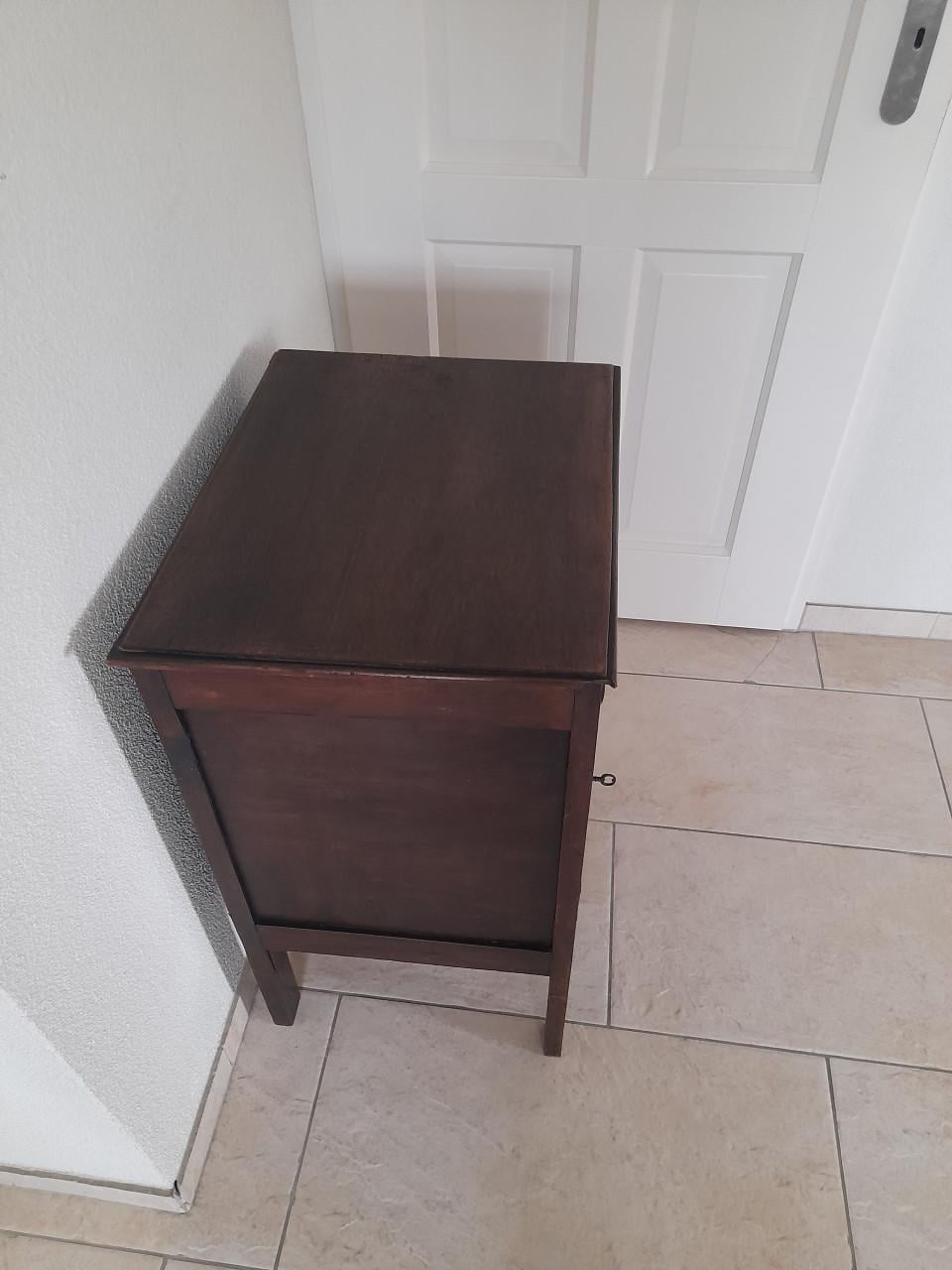 Leuk antiek kastje 42 x 51 x 77 ( in goede staat )