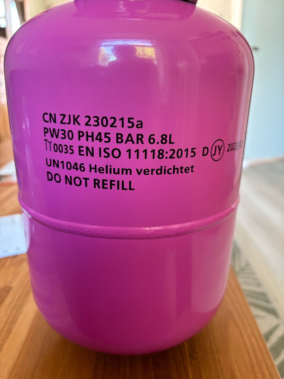 Helium ballon tank