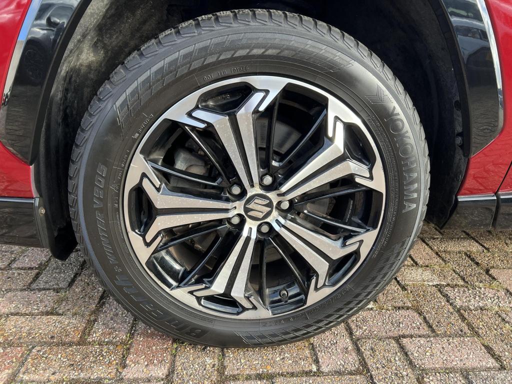 Suzuki Across 2.5 plug-in hybrid style