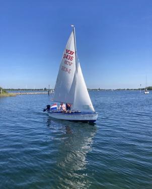 Volksboot 600 compleet met bijna nieuwe trailer en 2.5 pk