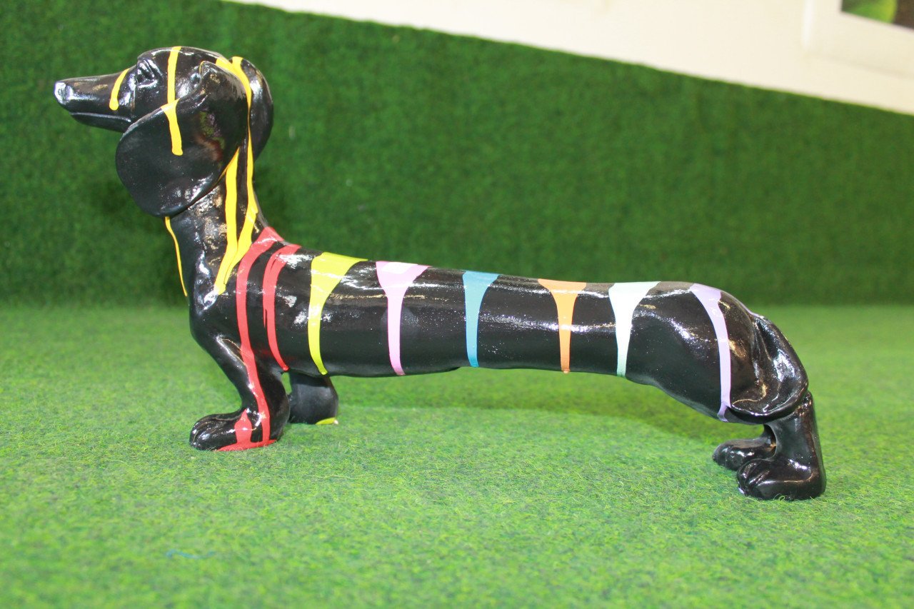 Gouden bulldog met zwarte zonnebril