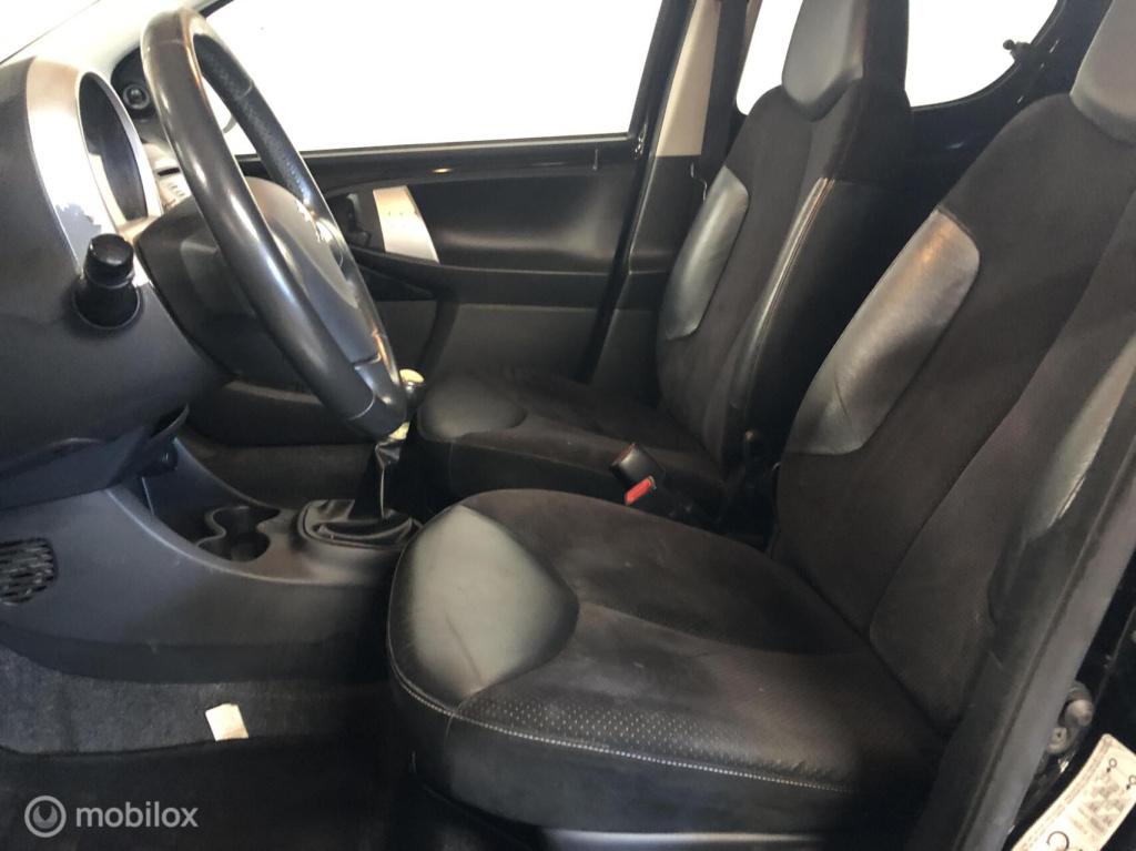 Peugeot 107 1.0 black & silver
