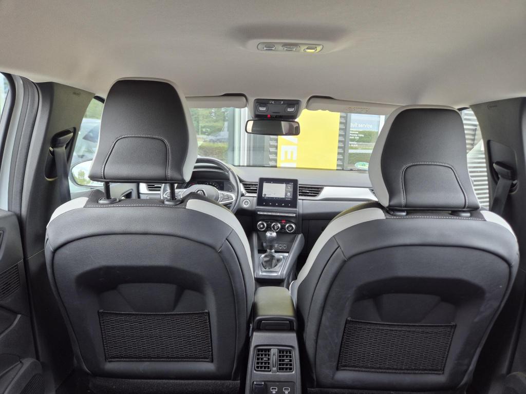 Renault Captur 1.3 tce 130 intens trekhaak, camera, stoel-, stuur- en voorr