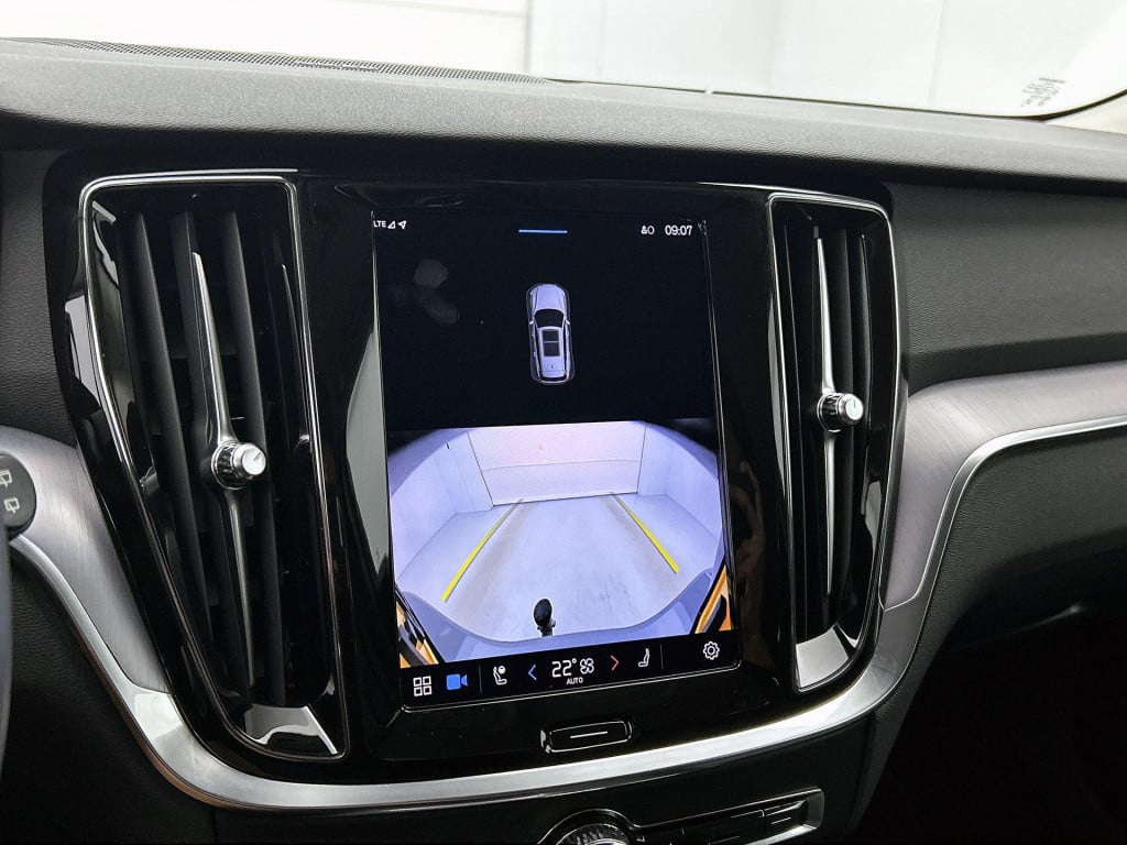 Volvo V60 2.0 b3 core | automaat | navigatie | climate control | camera | p