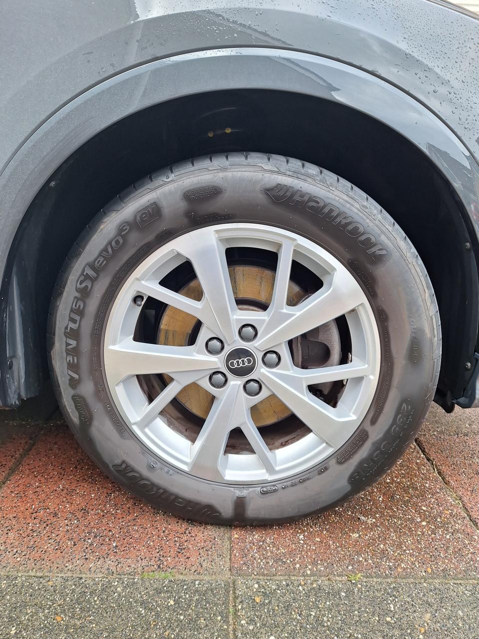 Te koop Audi Q3 velgen + banden