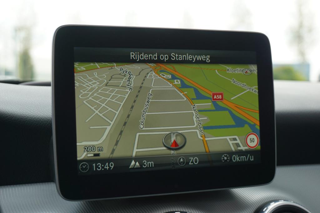 Mercedes-Benz Gla-klasse 180 ambition airco / navi / cruise / pano / parkee