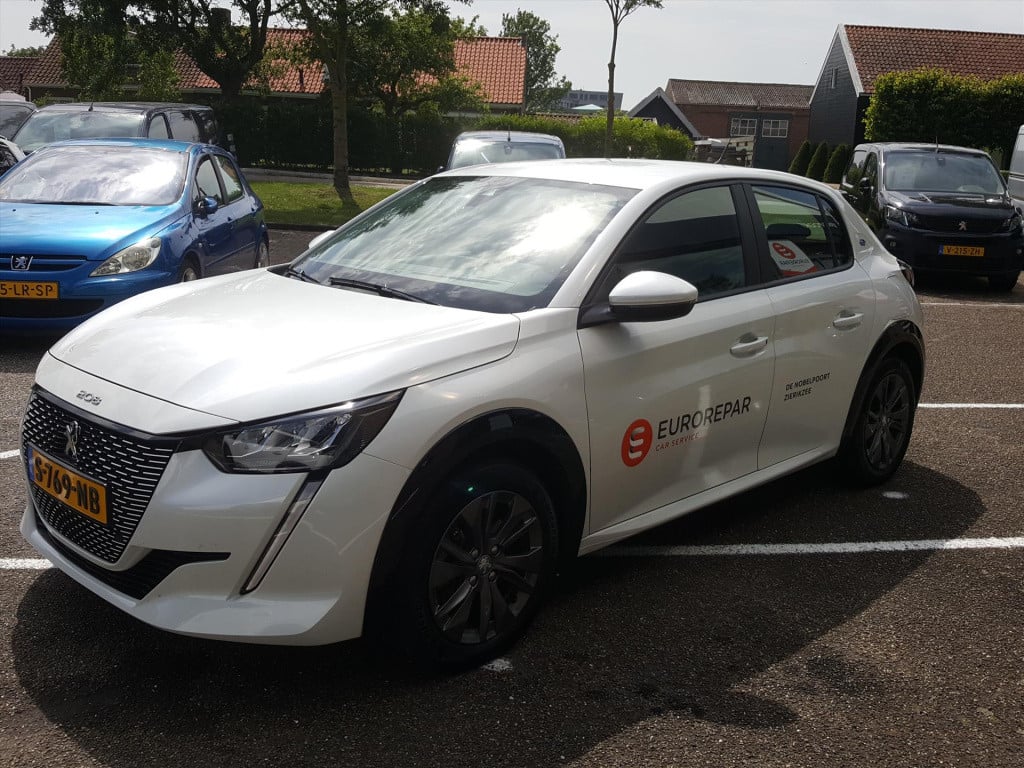 Peugeot 208 active pack 50kwh 136pk 1-fase 12% bijtelling cruise & climate 